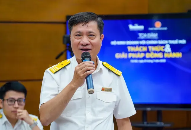 Ông Nguyễn Tiến Minh Phó Cục trưởng Thuế TP Hà Nội giải thích chính sách thuế