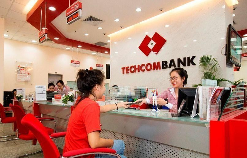 Techcombank cung cấp dịch vụ mở thẻ Visa online và tại quầy giao dịch