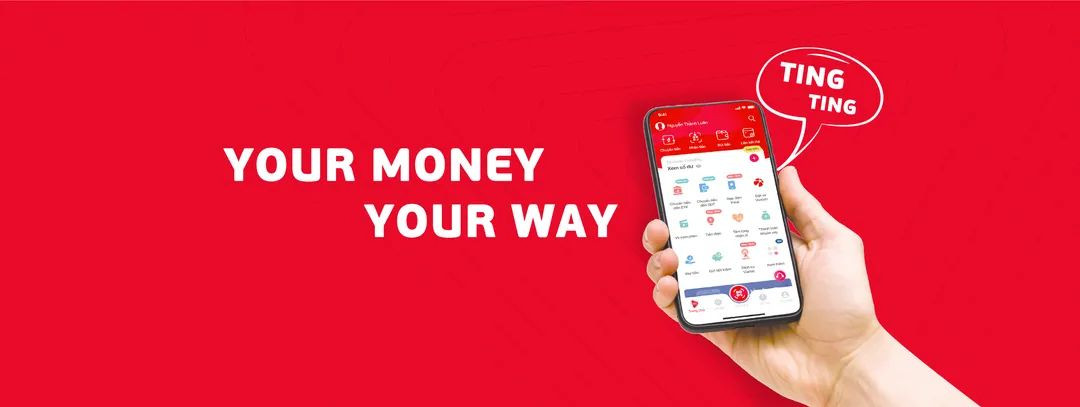 Hình ảnh một người dùng đang rút tiền từ cây ATM, minh họa tính năng rút tiền của Viettel Money