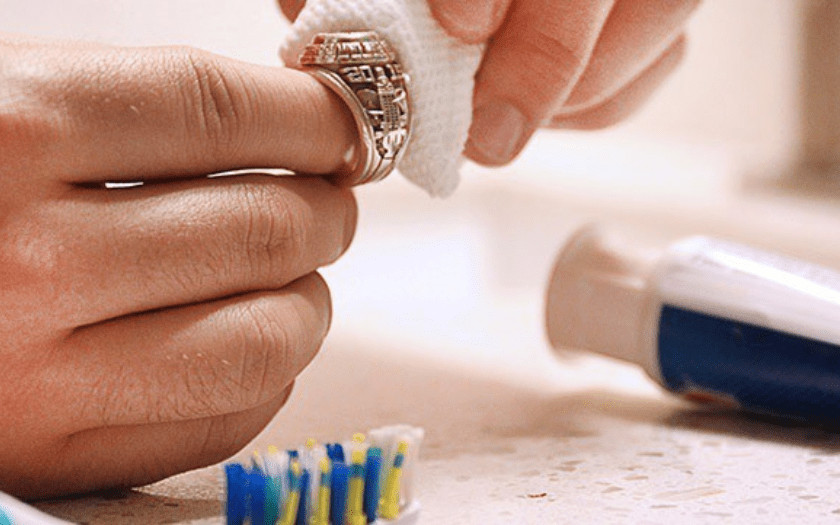 Cách bảo quản vàng Ý 750 giúp trang sức luôn sáng đẹp